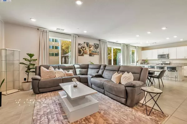 217 Agata Way,  Oakley,  CA 94561