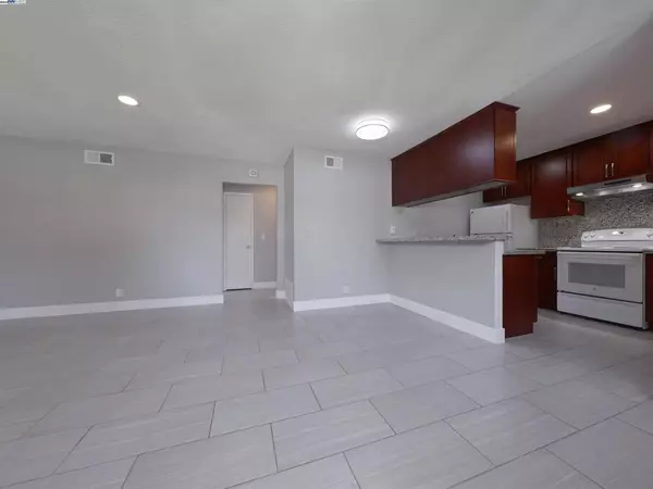 Union City, CA 94587,32625 Brenda Way #1