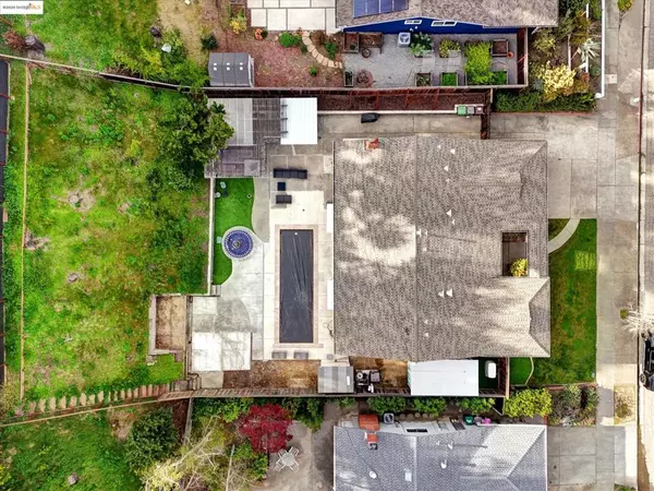 Oakland, CA 94605,8153 Surrey Ln