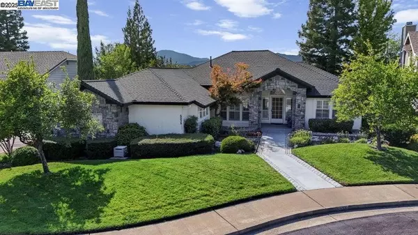 6038 Gleneagles Court, Redding, CA 96003