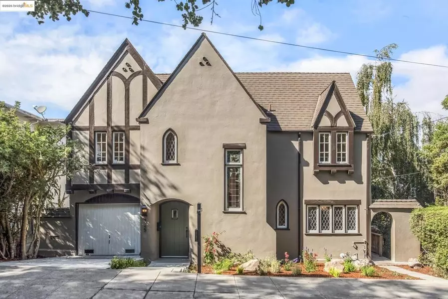 725 Carlston Ave, Oakland, CA 94610