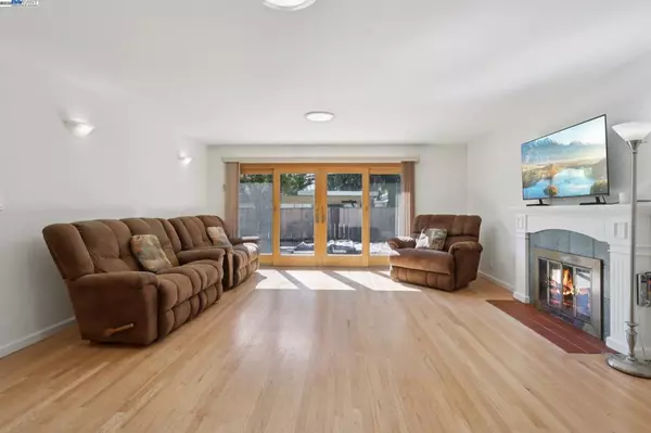 Castro Valley, CA 94546,20145 Butterfield Dr