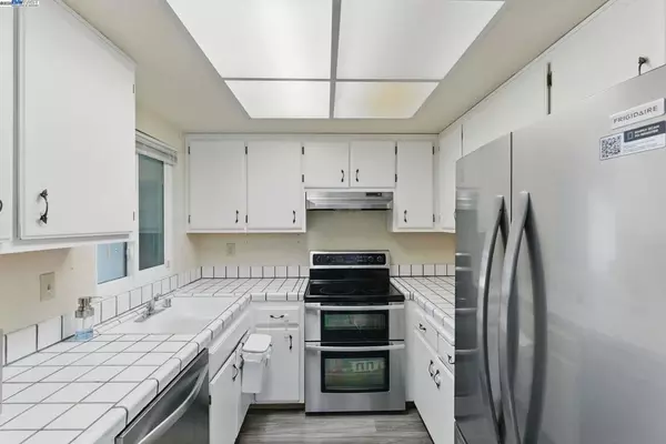 Newark, CA 94560,6198 Civic Terrace Ave #A