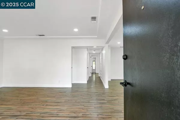 Sacramento, CA 95820,5111 Warwick Ave