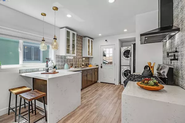 5407 Roberts Ave, Oakland, CA 94619