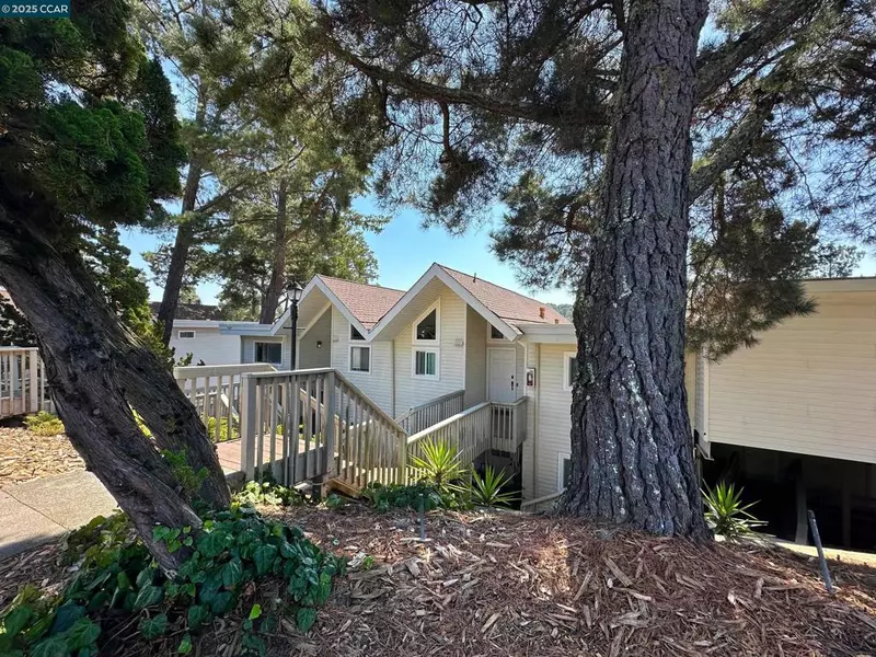 1984 Ascot Dr #C, Moraga, CA 94556