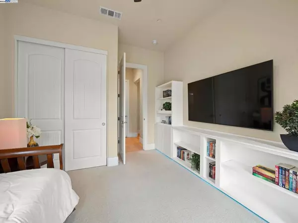 Dublin, CA 94568,7211 Kylemore Ct