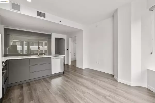 San Francisco, CA 94105,280 Spear St. #20H