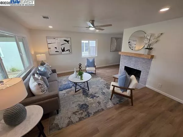Fremont, CA 94538,4572 De Silva St