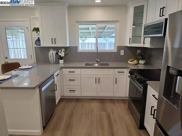 Fremont, CA 94538,4572 De Silva St