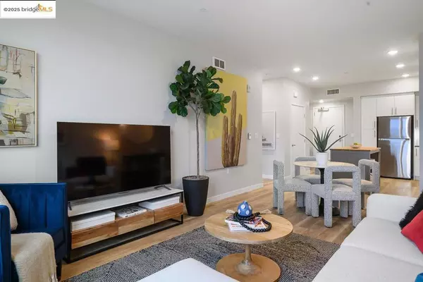 Oakland, CA 94606,260 Brooklyn Basin Way #540