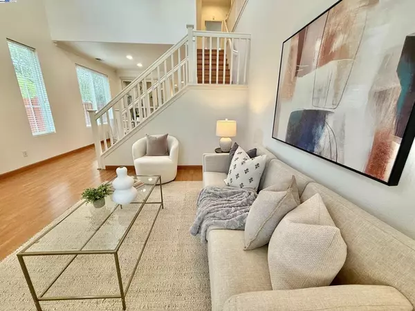 Pleasanton, CA 94588,2712 Chocolate St