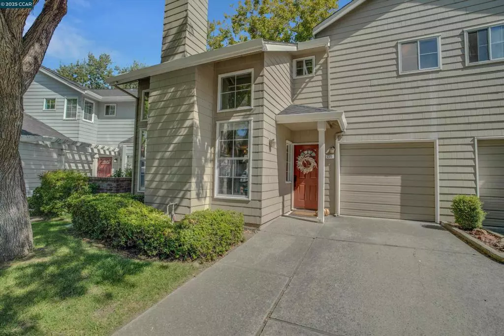 Martinez, CA 94553,235 Pebblecreek Ct