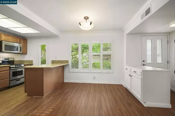 Walnut Creek, CA 94595,1416 Canyonwood Ct #4