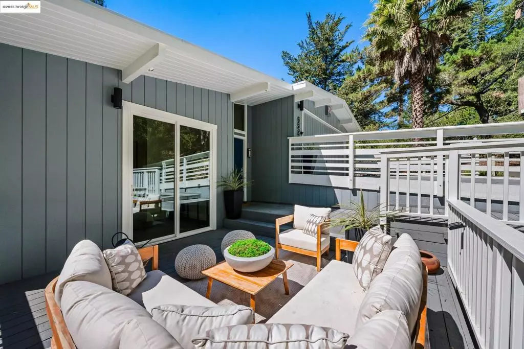 Oakland, CA 94611,6659 Girvin Dr.