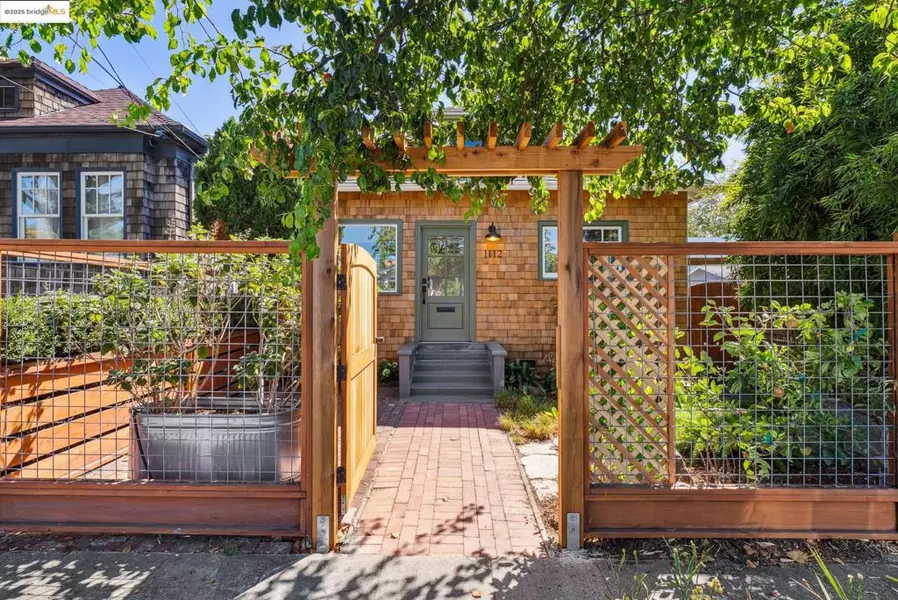 1112 Ward St, Berkeley, CA 94702