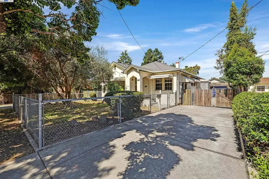 860 Medford Ave, Hayward, CA 94541