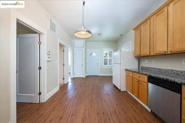 Oakland, CA 94601,2615 34Th Ave