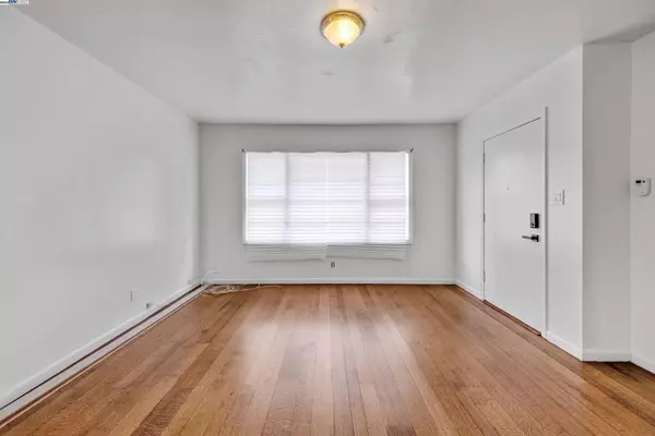 Oakland, CA 94602,3019 Florida St