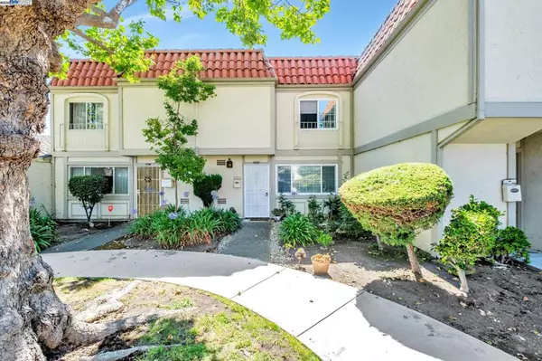 2474 Fairway Dr, San Leandro, CA 94577
