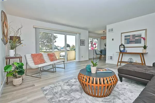 Alameda, CA 94501,2031 Otis Dr #H