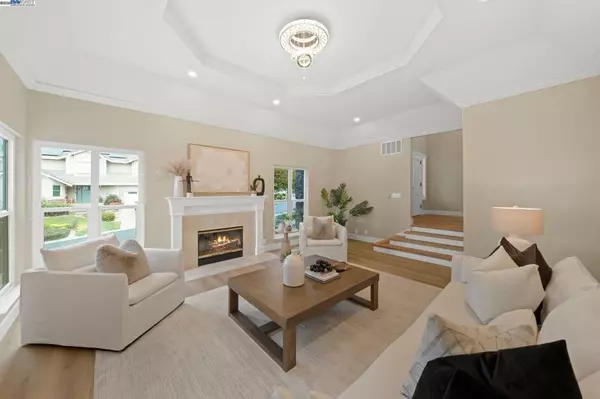 Fremont, CA 94539,1910 Vinehill Circle