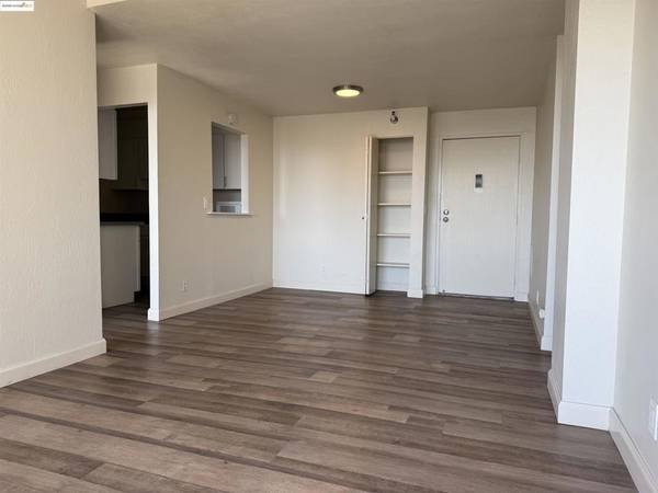 Oakland, CA 94607,801 Franklin St #902