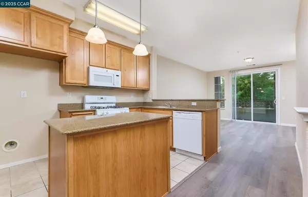 Sacramento, CA 95835,2001 Club Center Dr #1109