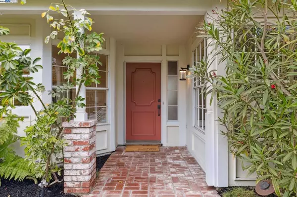 Alameda, CA 94502,245 Inverness Ct