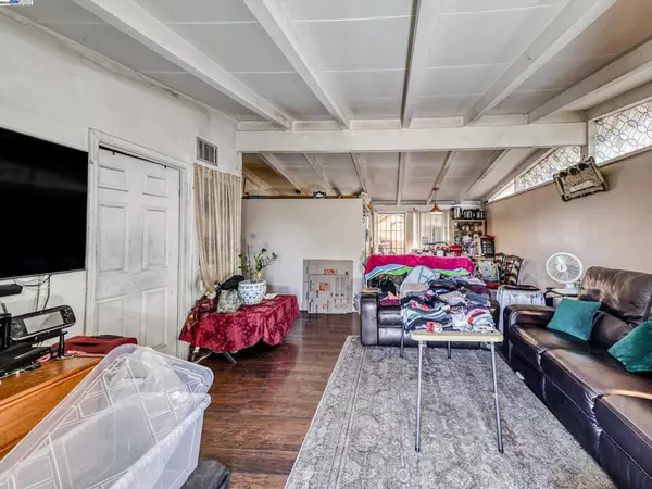 Hayward, CA 94544,27628 Pensacola Way