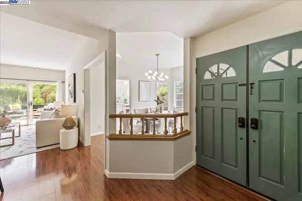 Castro Valley, CA 94552,21036 Greenwood Cir