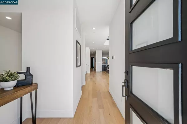 Kensington, CA 94707,158 Lawson Road