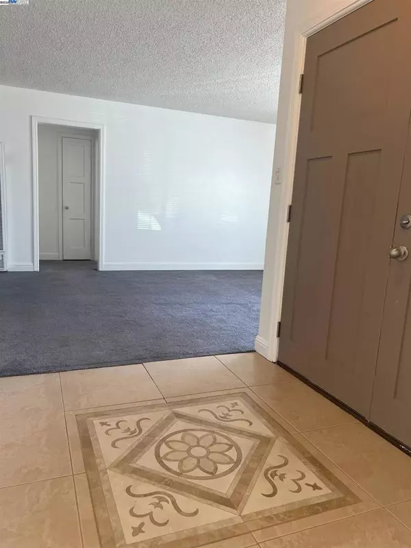 San Pablo, CA 94806,2810 Devon Way