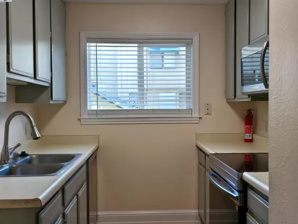 Hayward, CA 94541,1005 Imperial PL