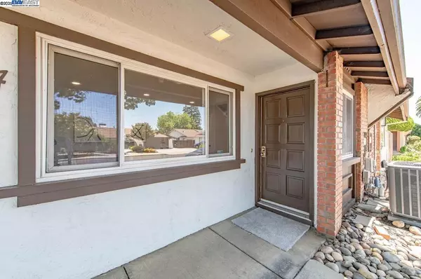 Livermore, CA 94550,1004 Vienna St