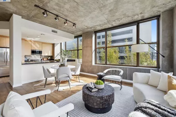 Oakland, CA 94607,311 2nd St #311