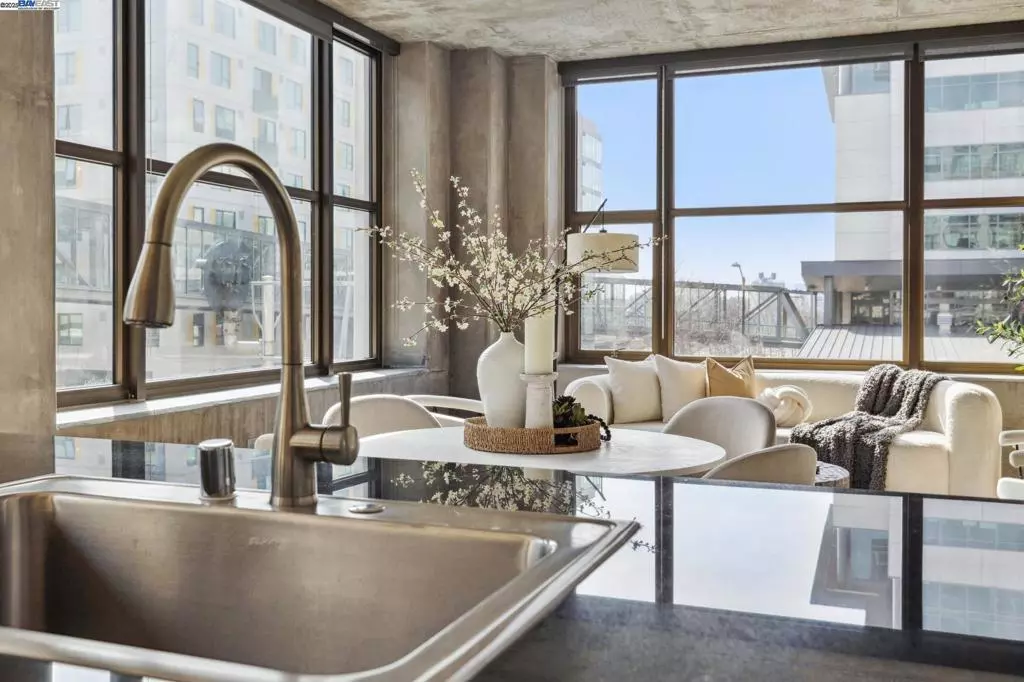 Oakland, CA 94607,311 2nd St #311