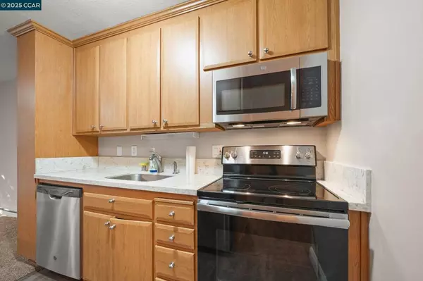 Concord, CA 94518,1036 Oak Grove Rd #21