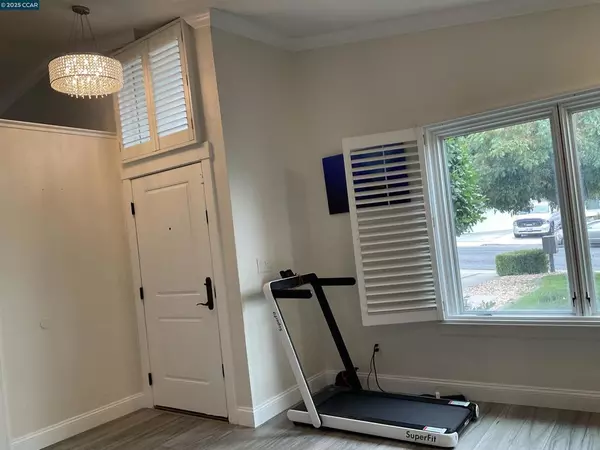 Antioch, CA 94509,4041 ST Andrews way