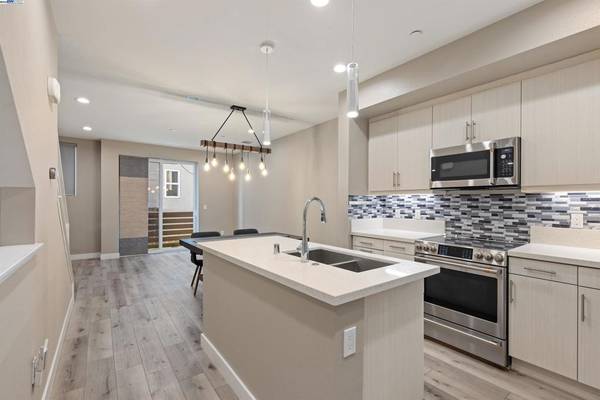 Oakland, CA 94601,3957 Wattling Street