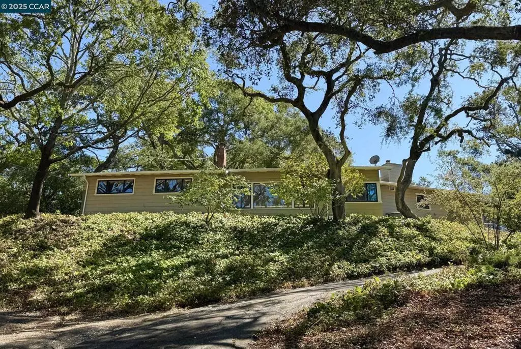 Orinda, CA 94563,131 Moraga Way