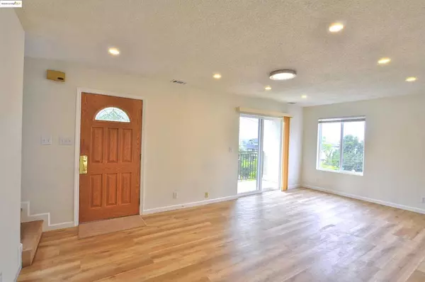 Oakland, CA 94606,1604 E 19Th St