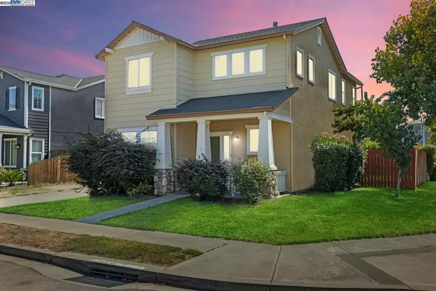 2430 Trellis Ln, Turlock, CA 95382