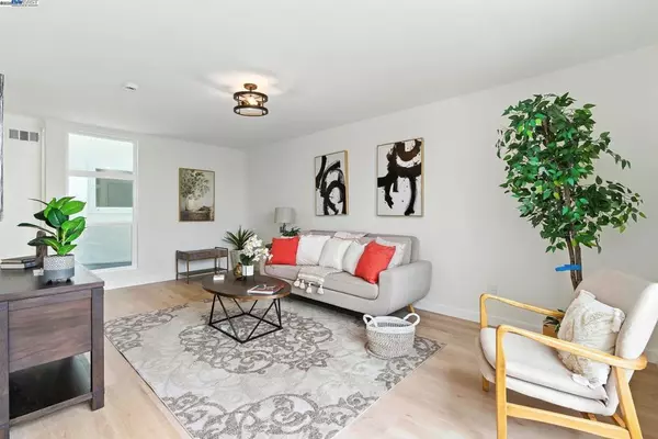 Daly City, CA 94014,100 St
