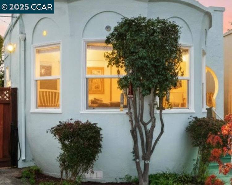 3240 62nd Ave, Oakland, CA 94605
