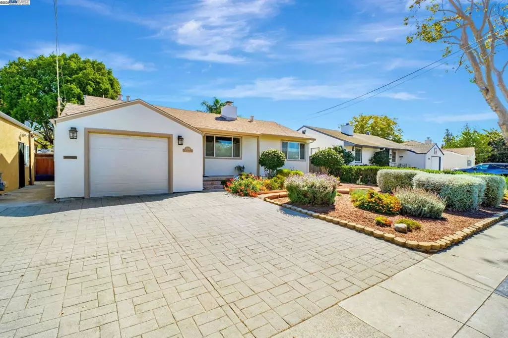 San Lorenzo, CA 94580,17316 Via Flores