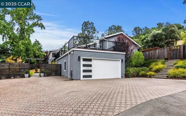 128 Glorietta Blvd., Orinda, CA 94563
