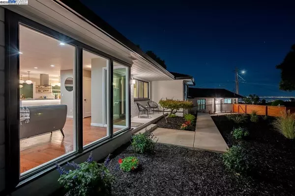 2818 Steinmetz Way, Oakland, CA 94602