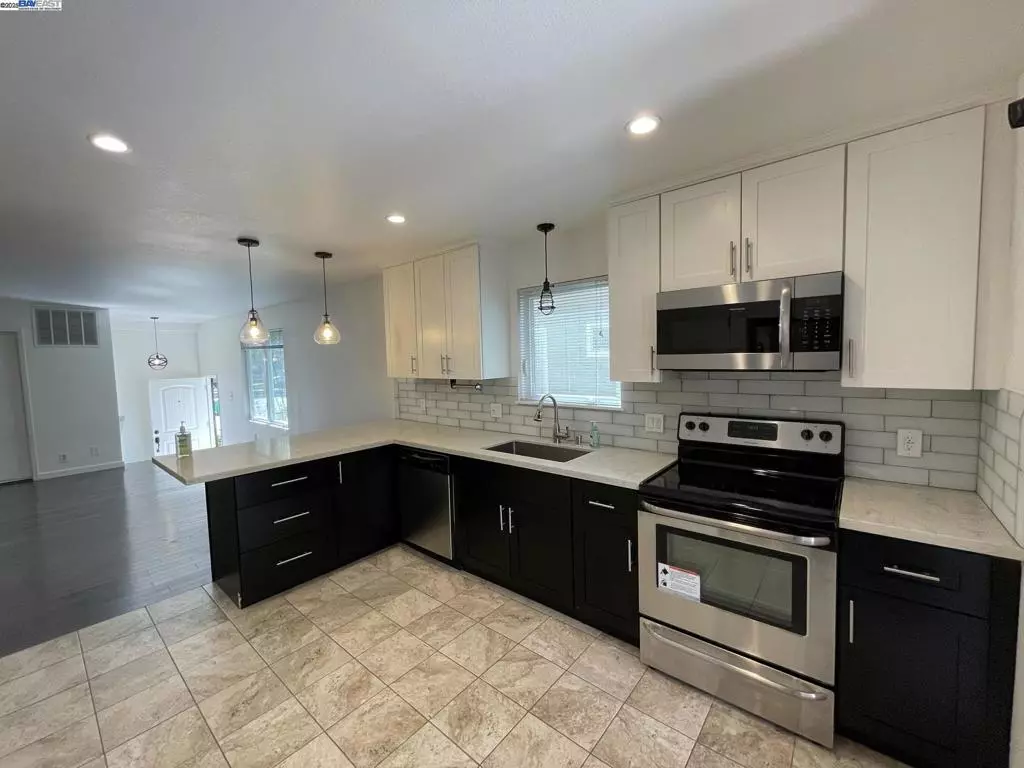 Oakland, CA 94607,808 14Th St