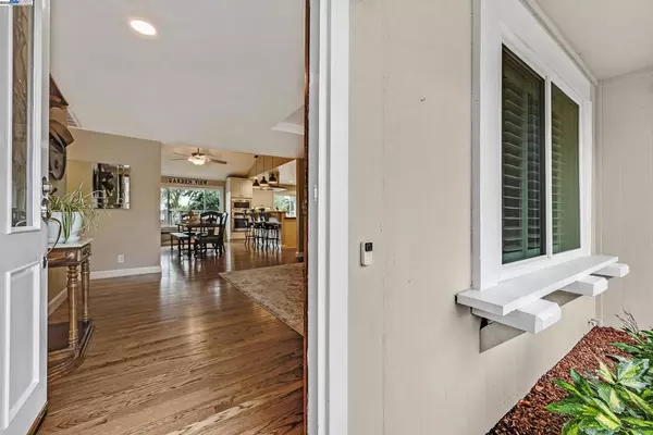 San Ramon, CA 94583,612 Santander Dr